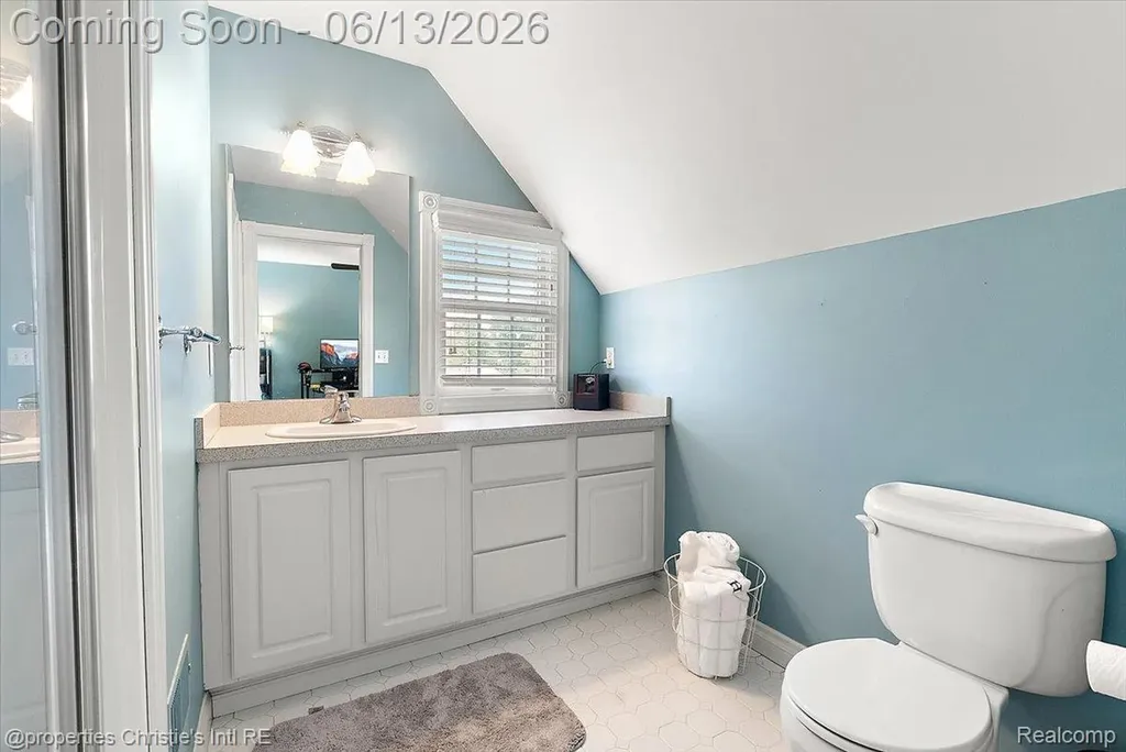 26010 Felicity Landing Harrison Charter Township MI 48045