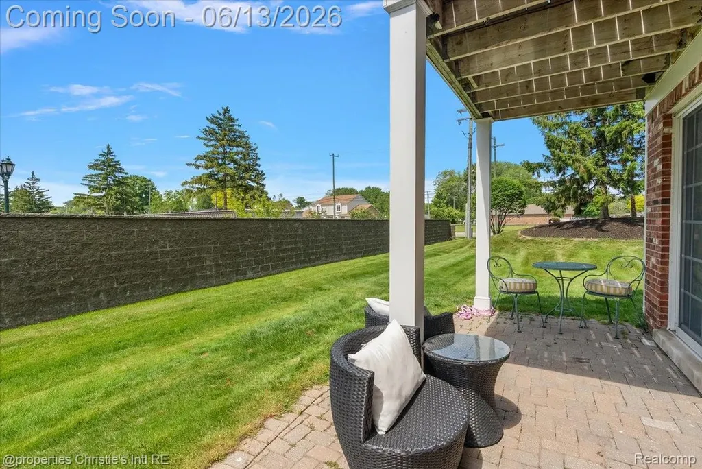 26010 Felicity Landing Harrison Charter Township MI 48045