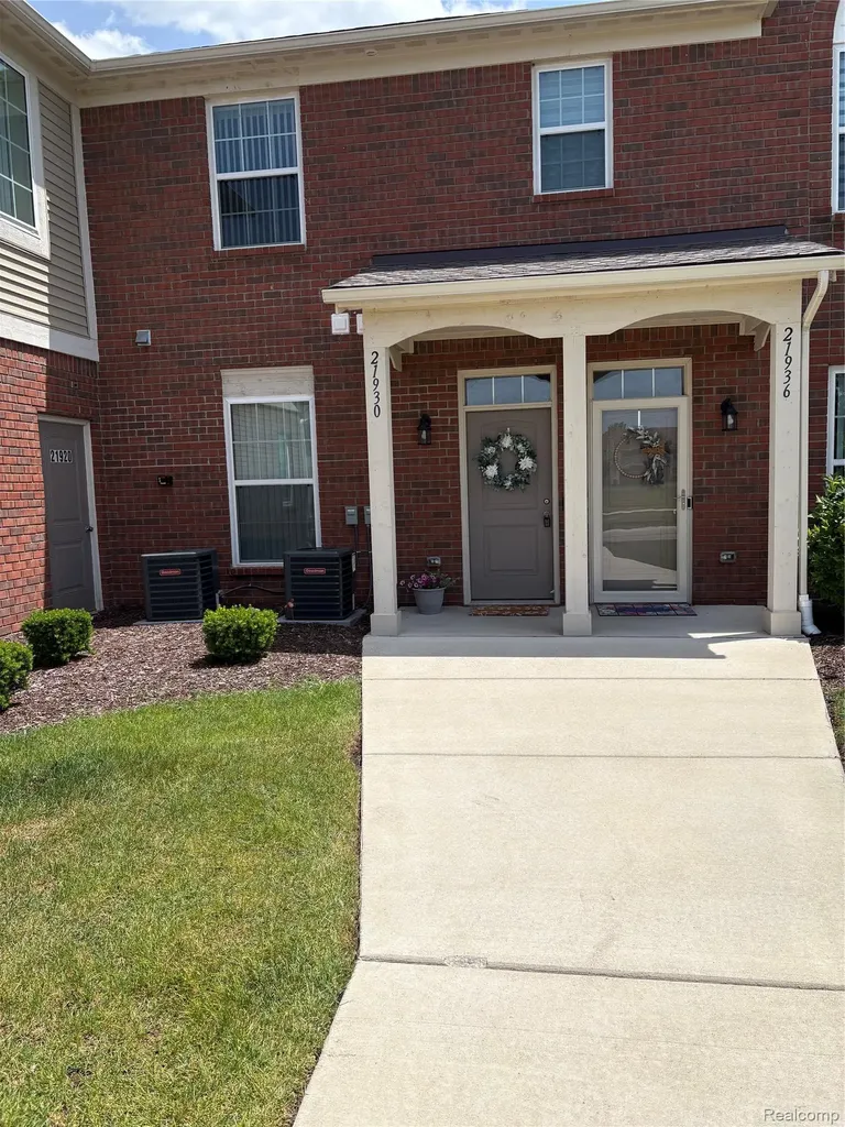 21930 Andover Drive Macomb Township MI 48042