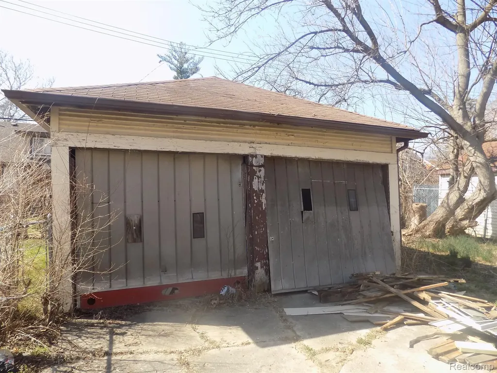 14135 Mansfield Detroit City MI 48227