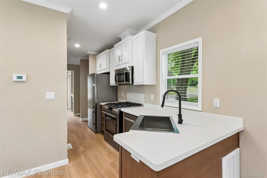 29 Retreat Way Fenton Charter Township MI 48430