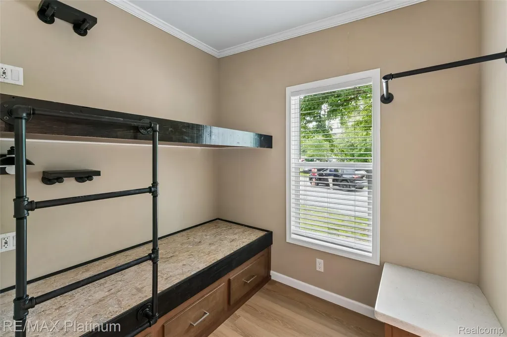 29 Retreat Way Fenton Charter Township MI 48430