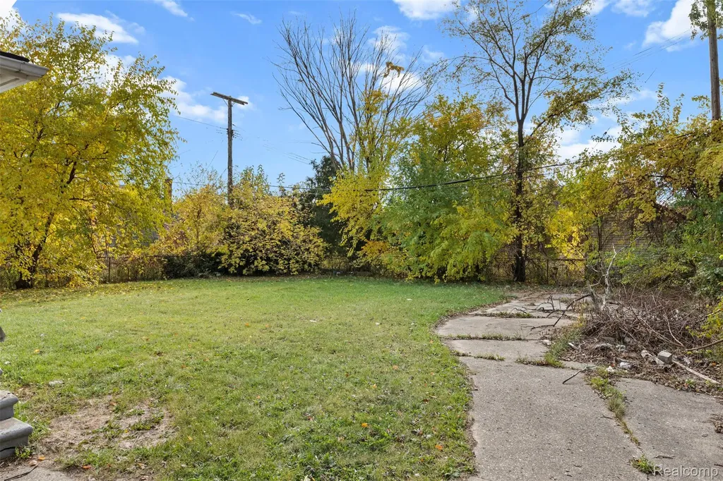 15082 Hazelridge Street Detroit City MI 48205