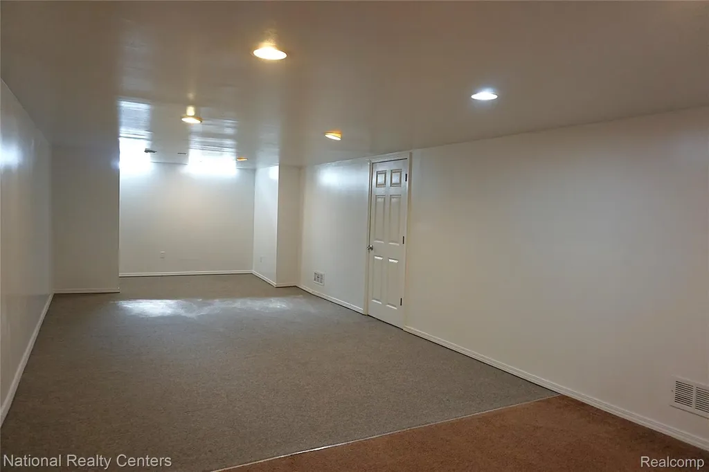 33420 Cherry Hill Road Garden City City MI 48135