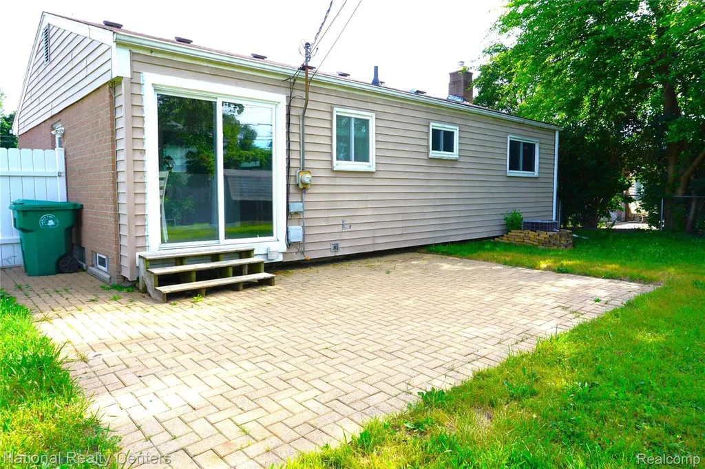 33420 Cherry Hill Road Garden City City MI 48135