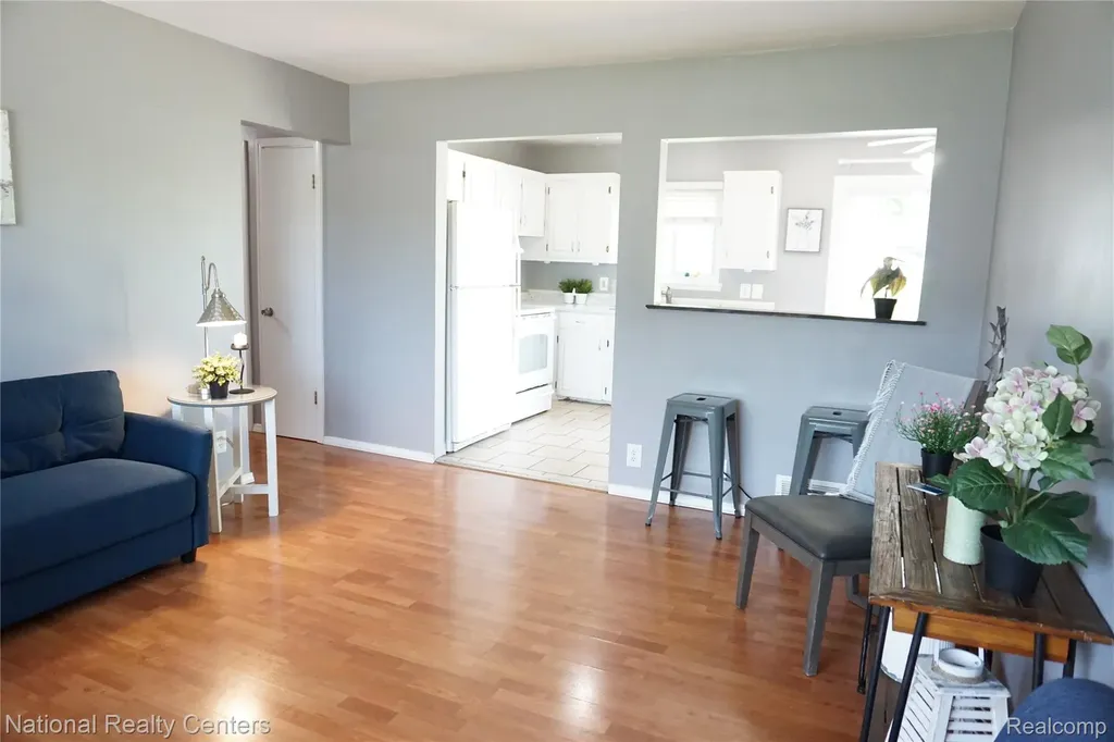 33420 Cherry Hill Road Garden City City MI 48135