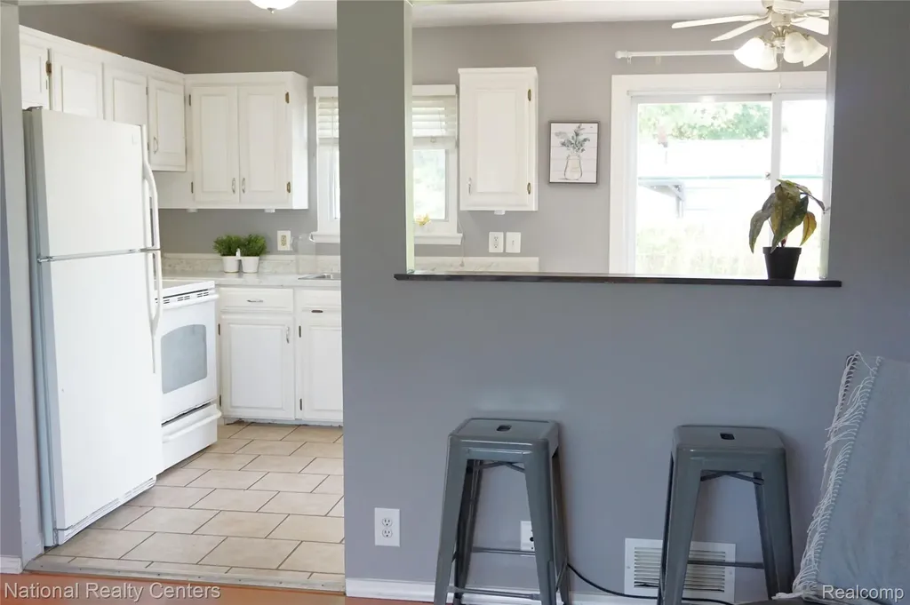 33420 Cherry Hill Road Garden City City MI 48135