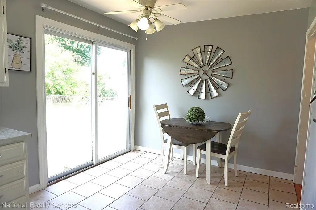 33420 Cherry Hill Road Garden City City MI 48135