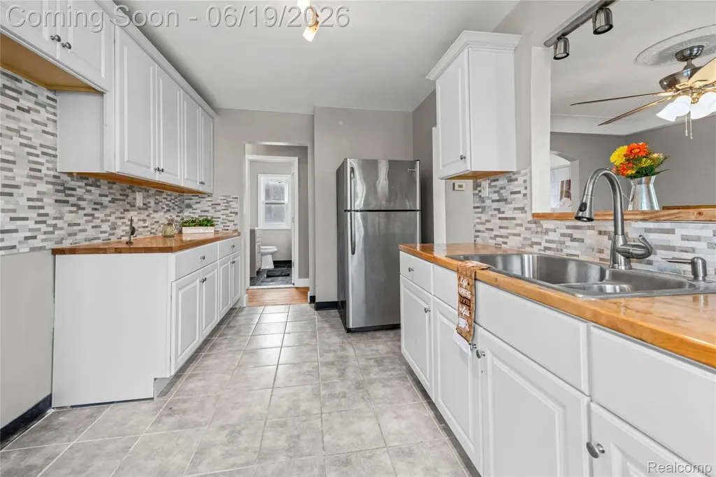 5501 Oldtown Street Detroit City MI 48224