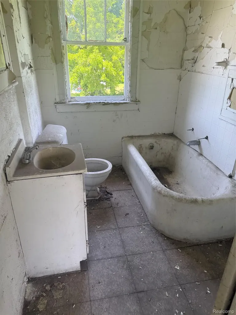 926 Navahoe Street Detroit City MI 48215