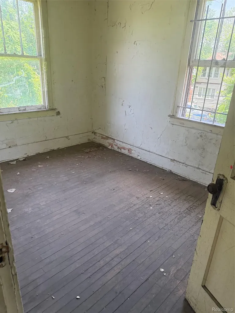 926 Navahoe Street Detroit City MI 48215