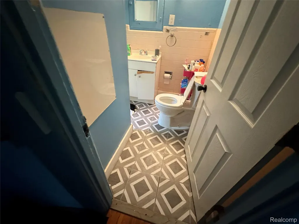 815 Buffalo Street Lansing City MI 48915