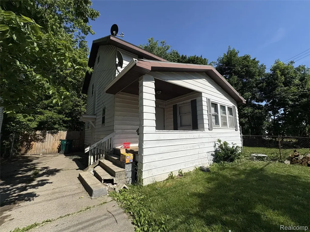 815 Buffalo Street Lansing City MI 48915