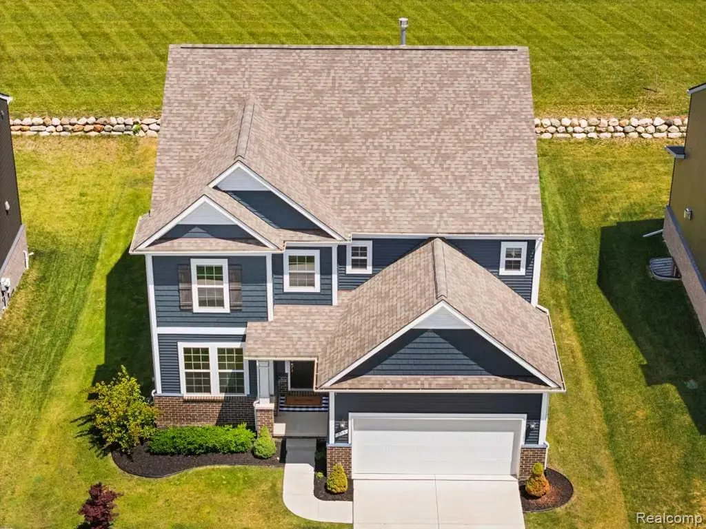 735 Risdon Trail N Saline City MI 48176