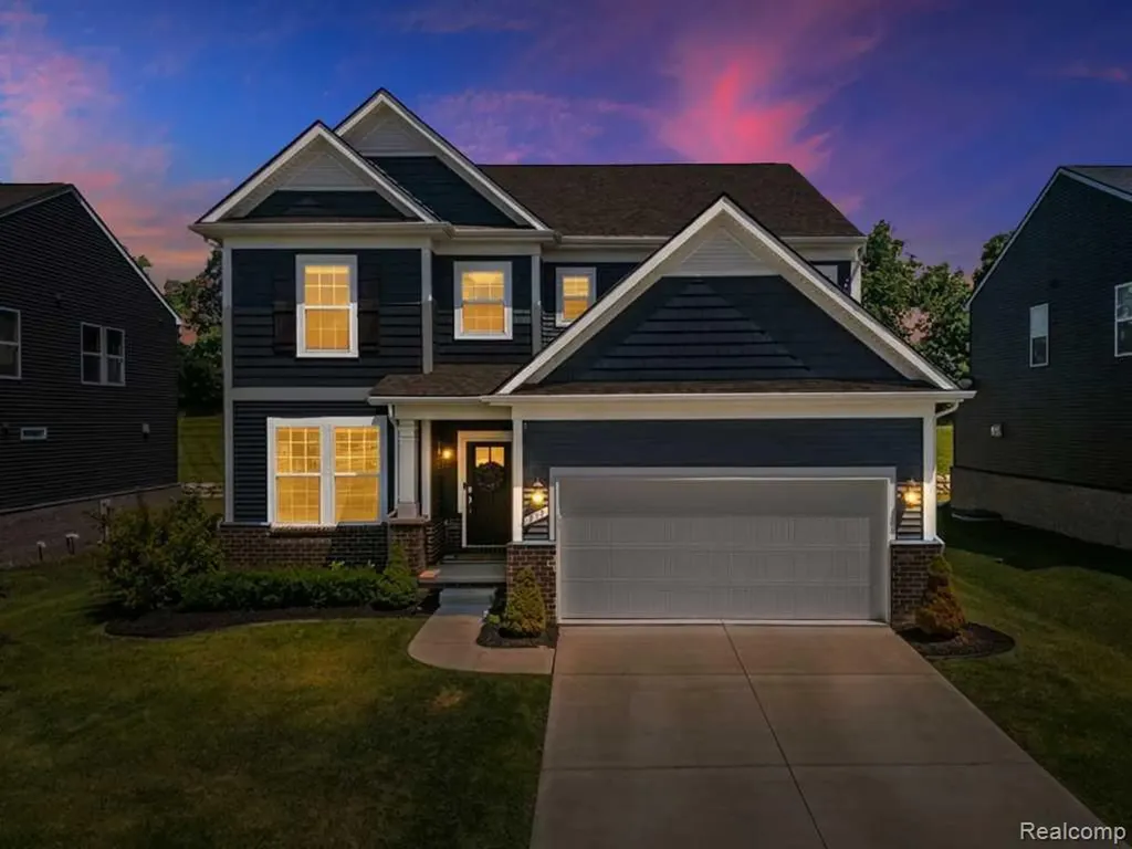 735 Risdon Trail N Saline City MI 48176