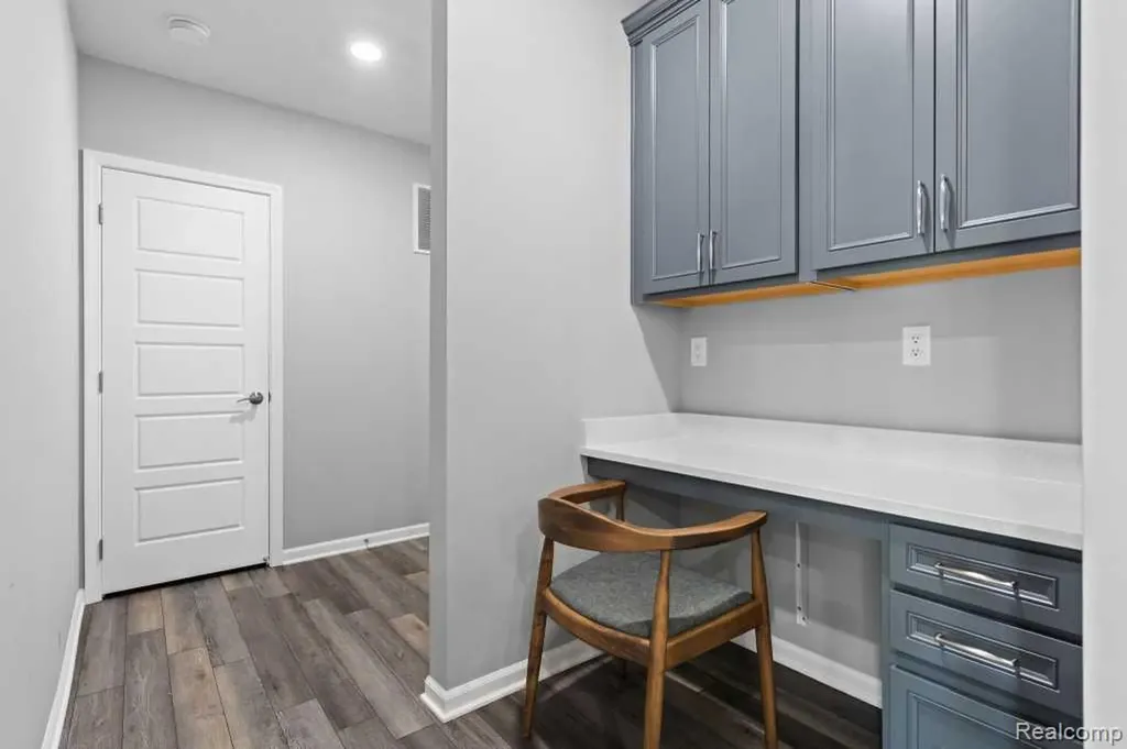 735 Risdon Trail N Saline City MI 48176