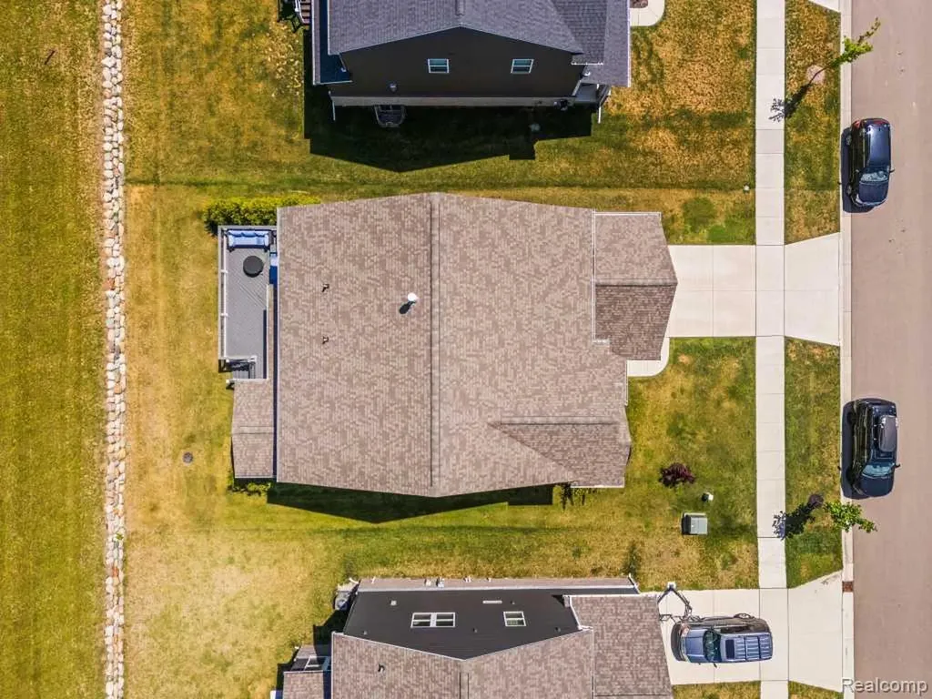 735 Risdon Trail N Saline City MI 48176