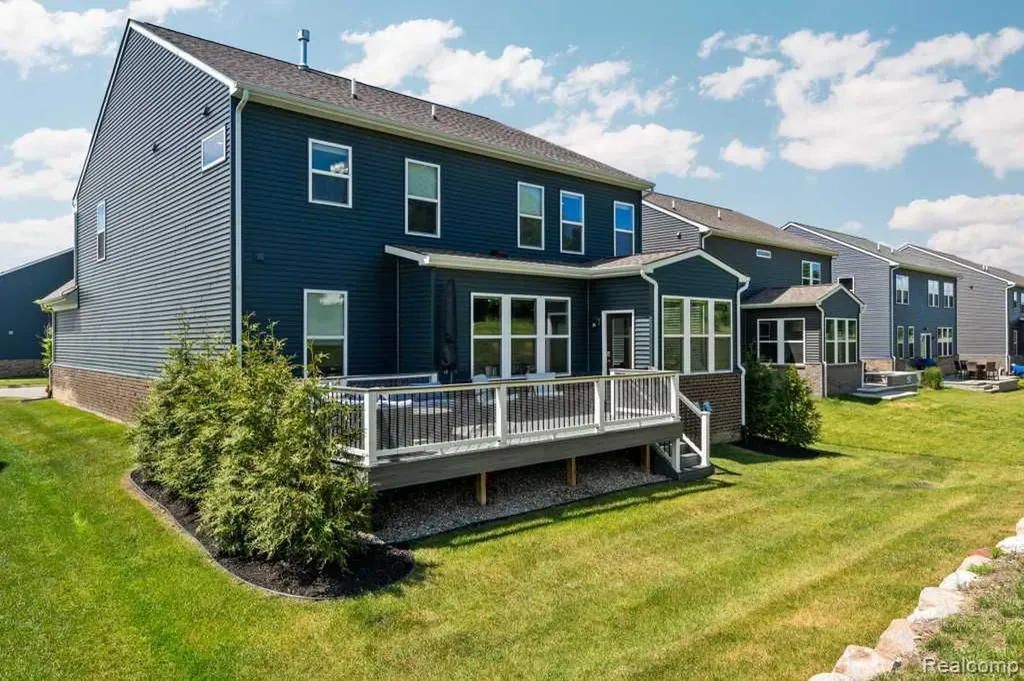 735 Risdon Trail N Saline City MI 48176