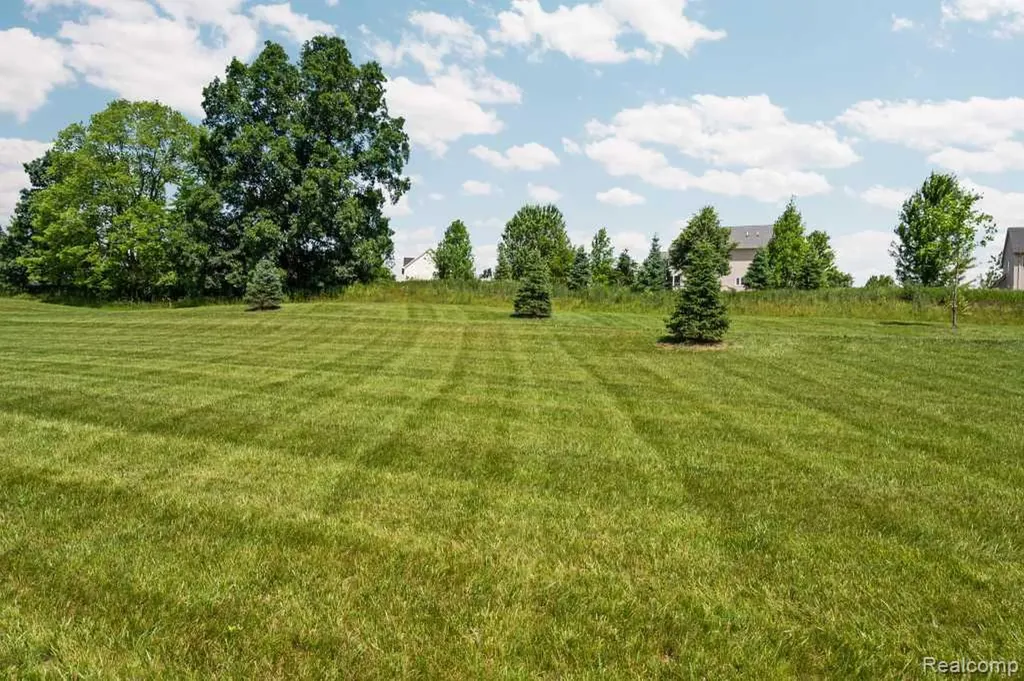 735 Risdon Trail N Saline City MI 48176