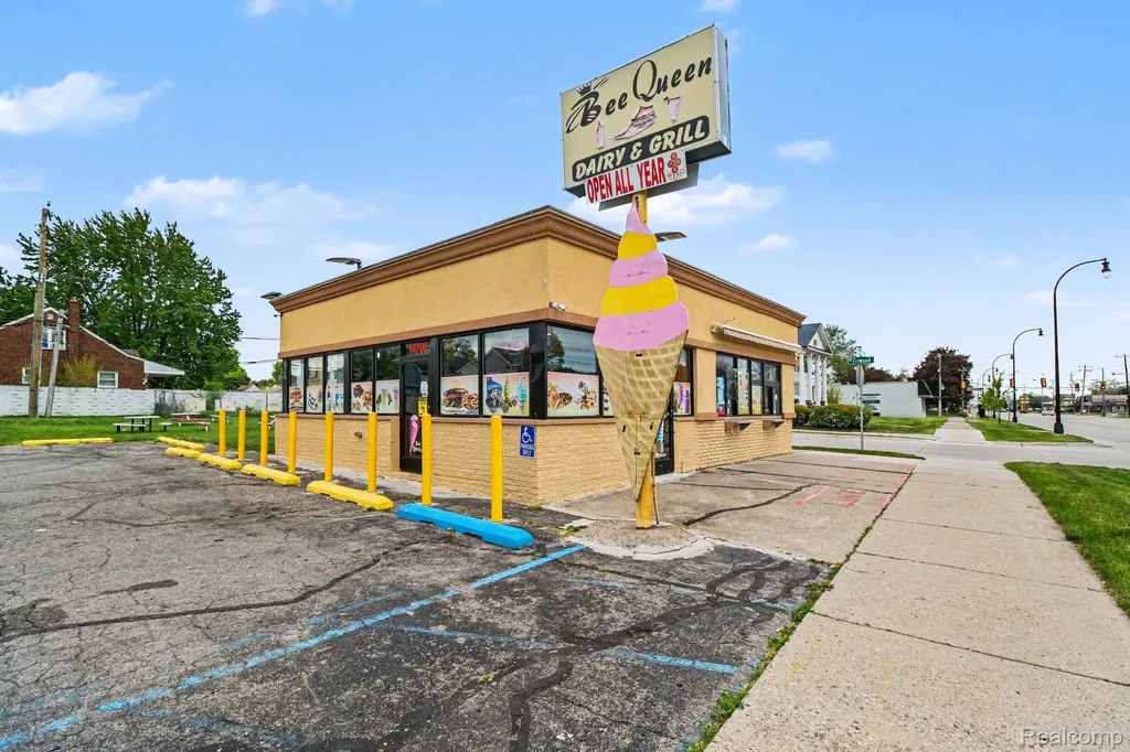 14700 East 9 Mile Road Eastpointe City MI 48021