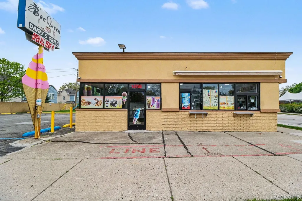 14700 East 9 Mile Road Eastpointe City MI 48021