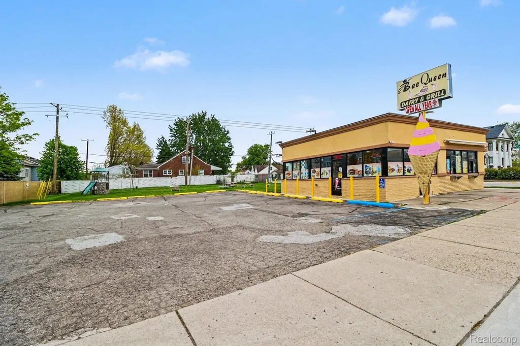 14700 East 9 Mile Road Eastpointe City MI 48021