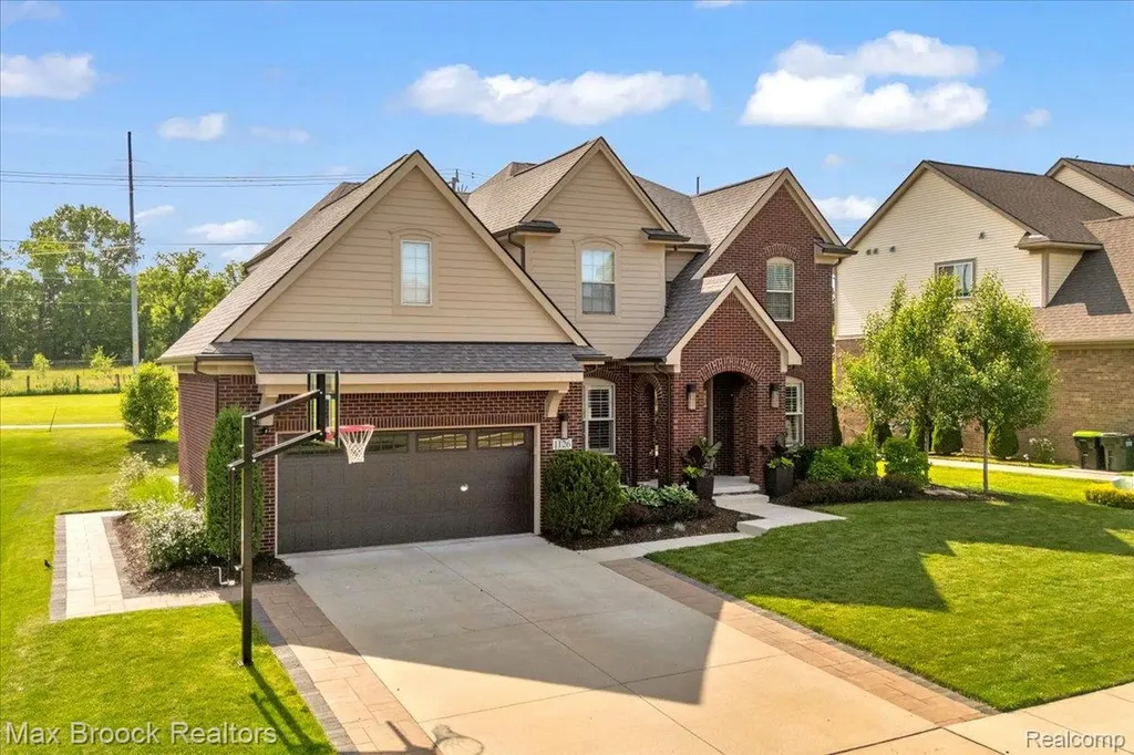 1126 Queensboro Drive Rochester Hills City MI 48307