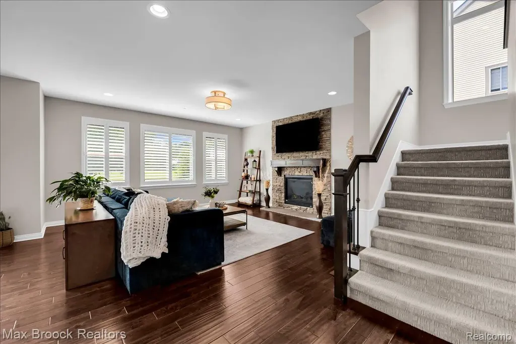 1126 Queensboro Drive Rochester Hills City MI 48307