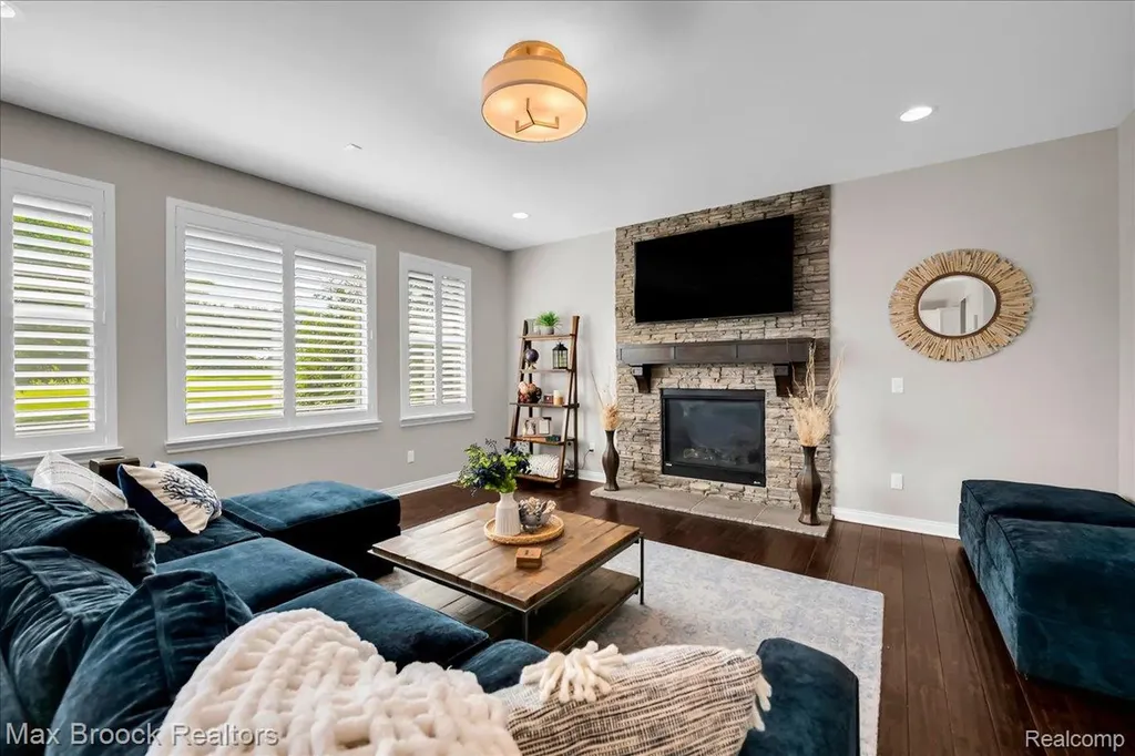 1126 Queensboro Drive Rochester Hills City MI 48307