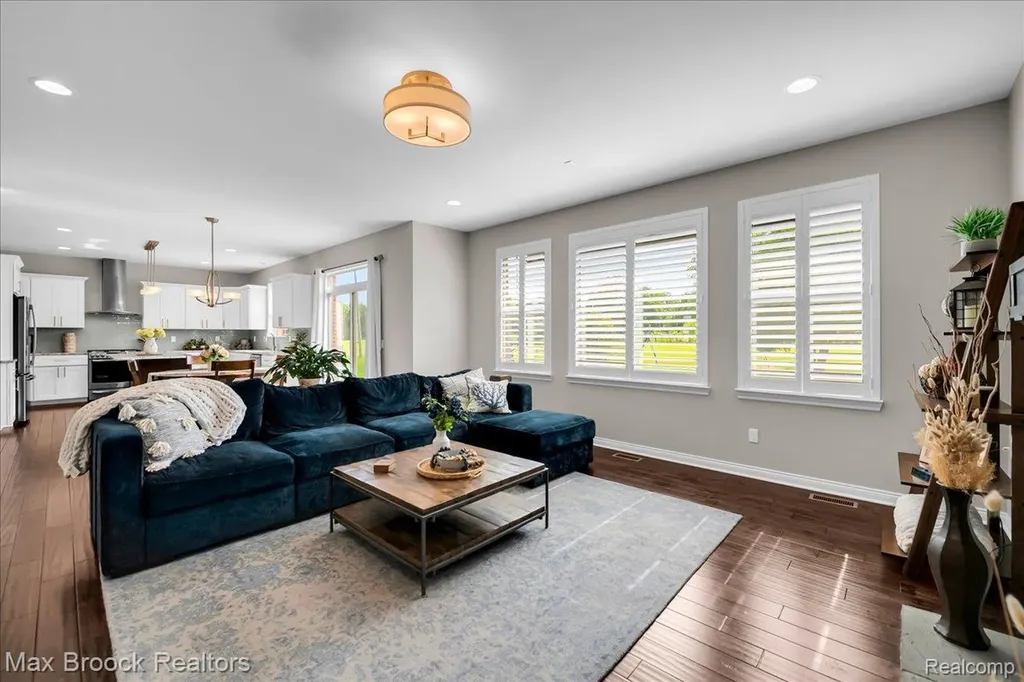 1126 Queensboro Drive Rochester Hills City MI 48307