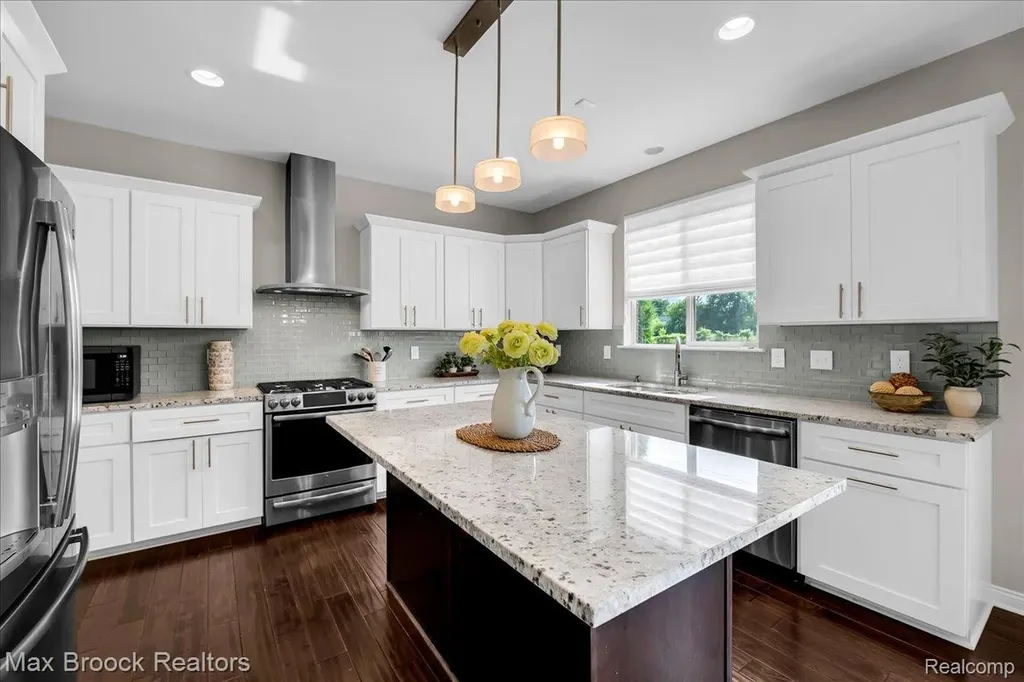 1126 Queensboro Drive Rochester Hills City MI 48307