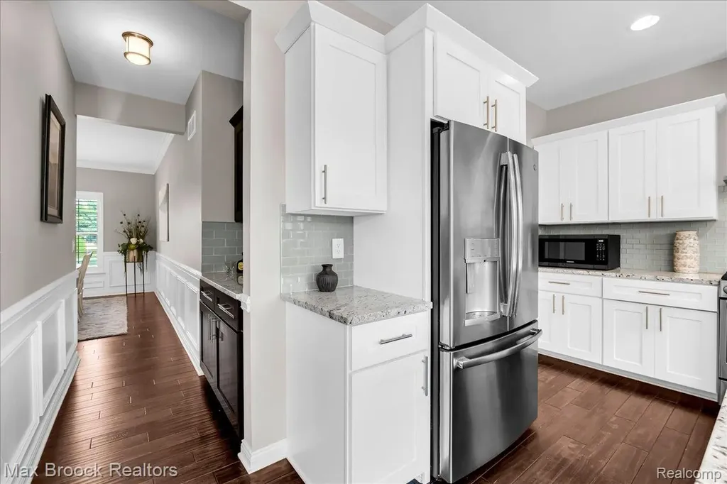 1126 Queensboro Drive Rochester Hills City MI 48307