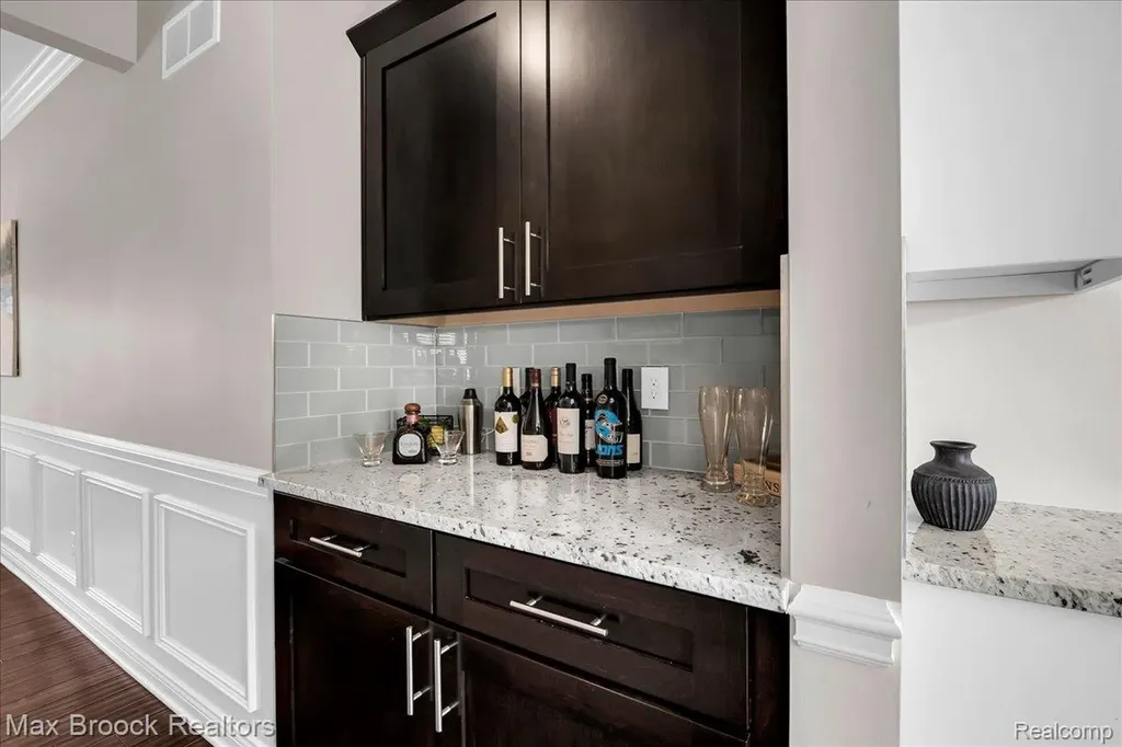 1126 Queensboro Drive Rochester Hills City MI 48307