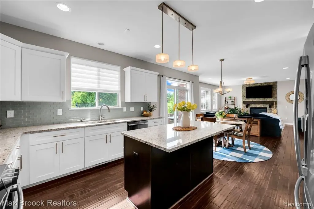 1126 Queensboro Drive Rochester Hills City MI 48307