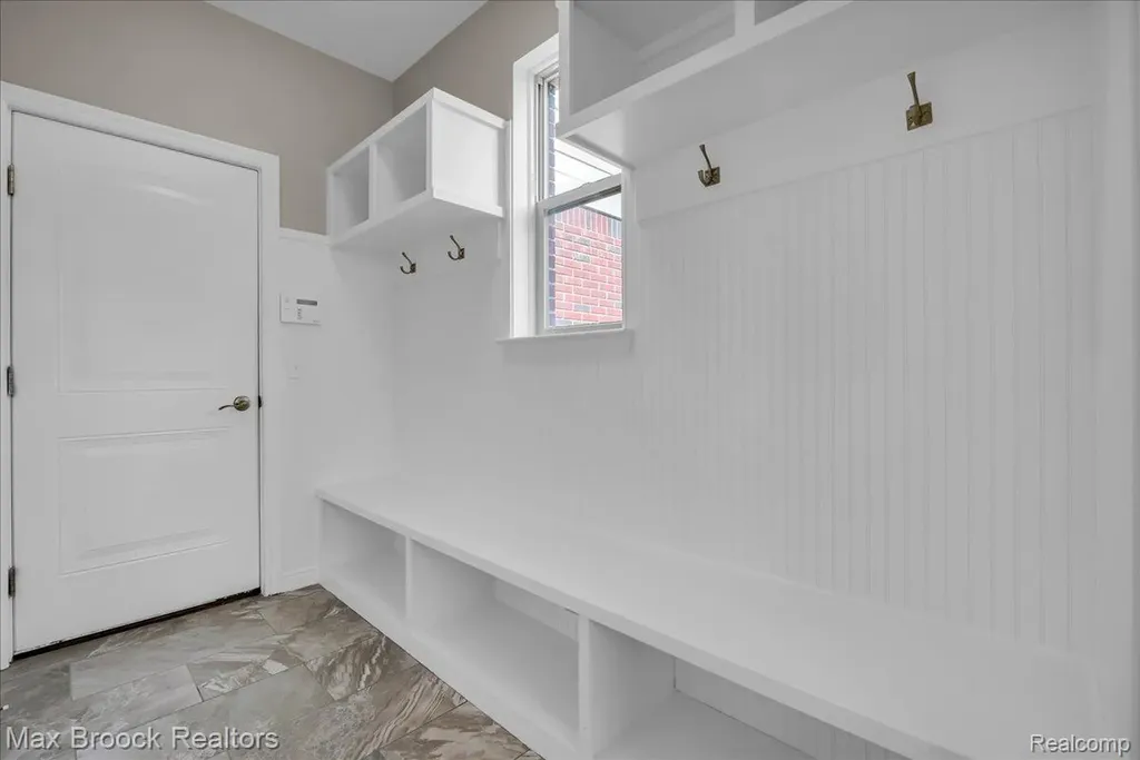 1126 Queensboro Drive Rochester Hills City MI 48307