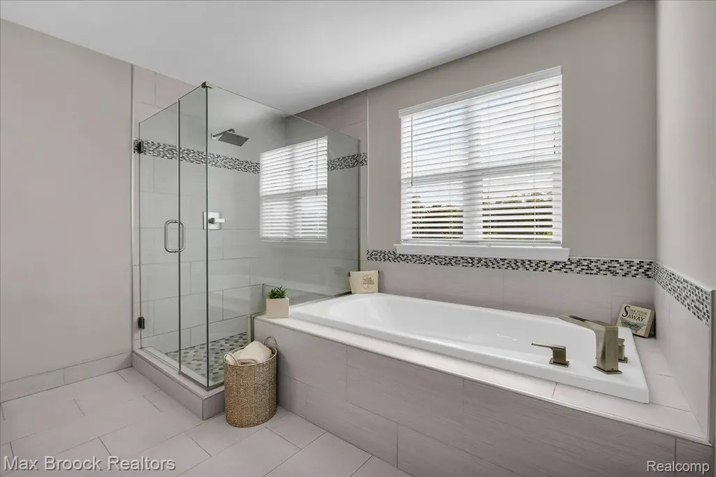 1126 Queensboro Drive Rochester Hills City MI 48307