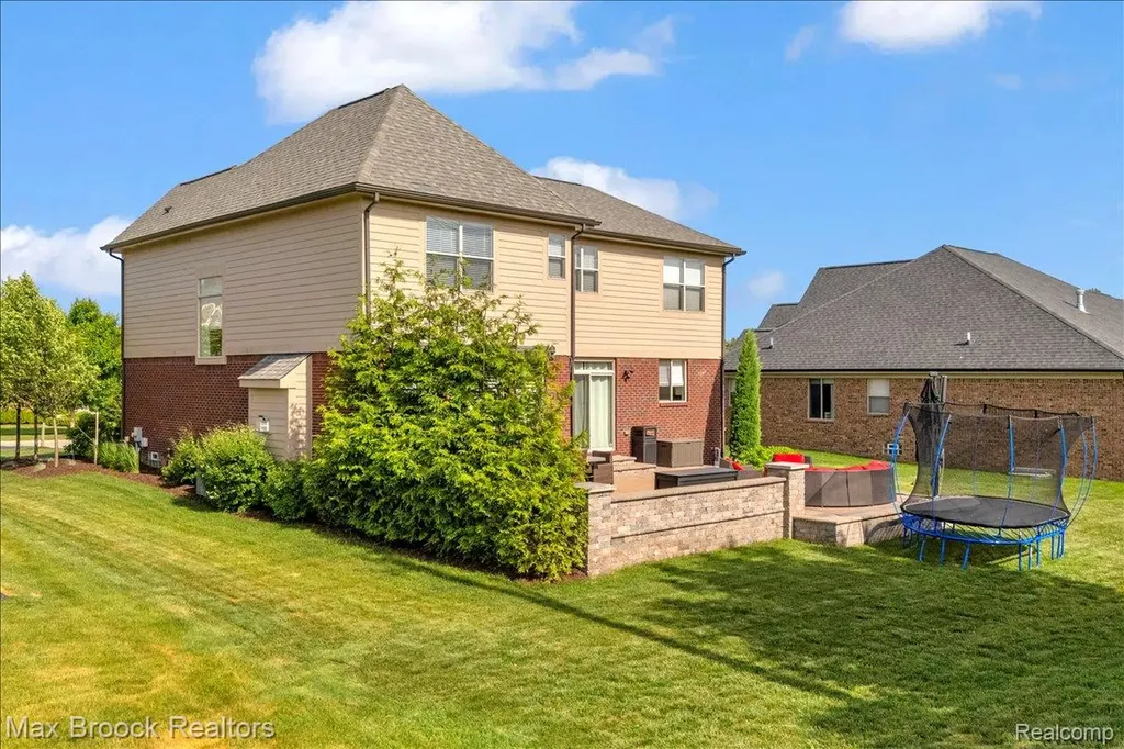 1126 Queensboro Drive Rochester Hills City MI 48307