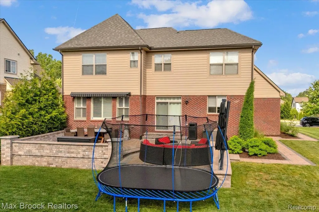 1126 Queensboro Drive Rochester Hills City MI 48307