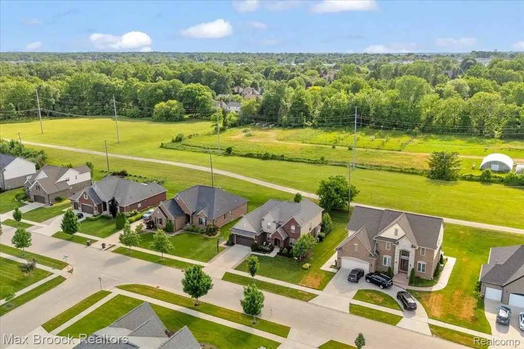 1126 Queensboro Drive Rochester Hills City MI 48307