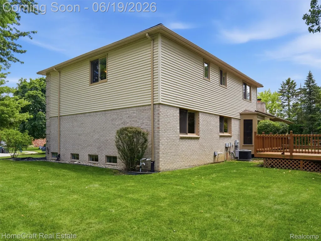 8829 Woodberry Road Plymouth Charter Township MI 48170
