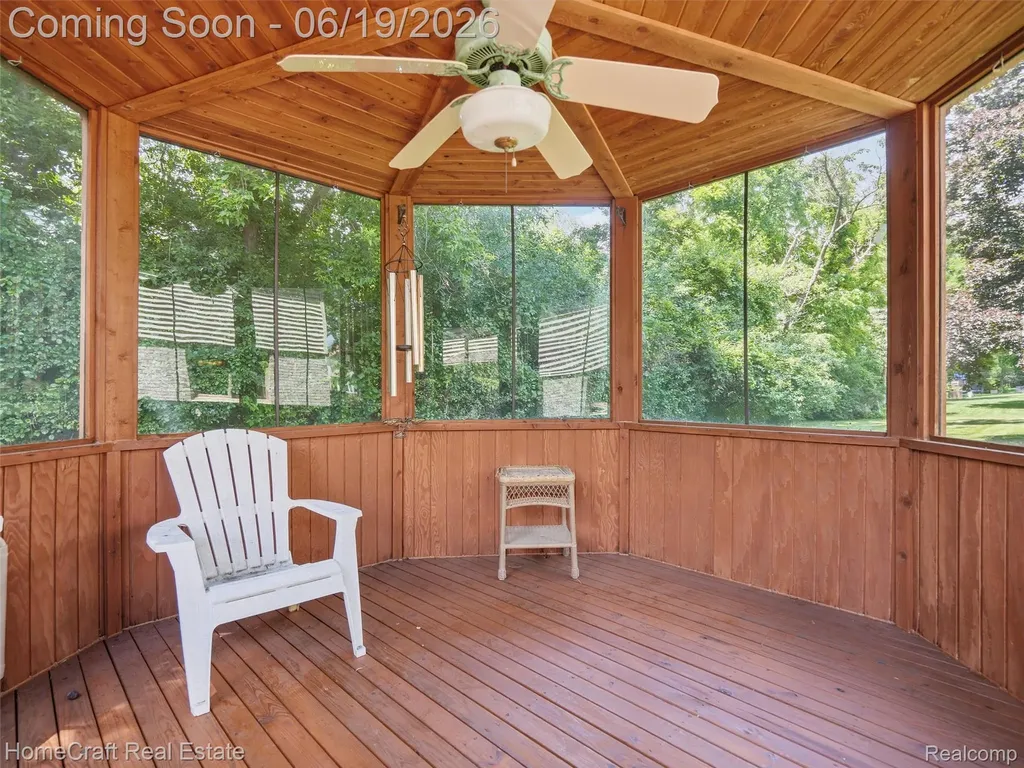 8829 Woodberry Road Plymouth Charter Township MI 48170