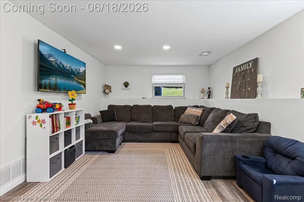 3840 Cass Elizabeth Road Waterford Charter Township MI 48328