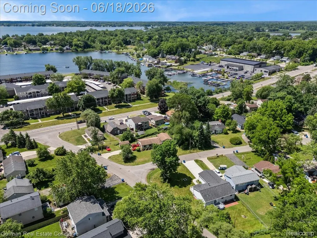 3840 Cass Elizabeth Road Waterford Charter Township MI 48328