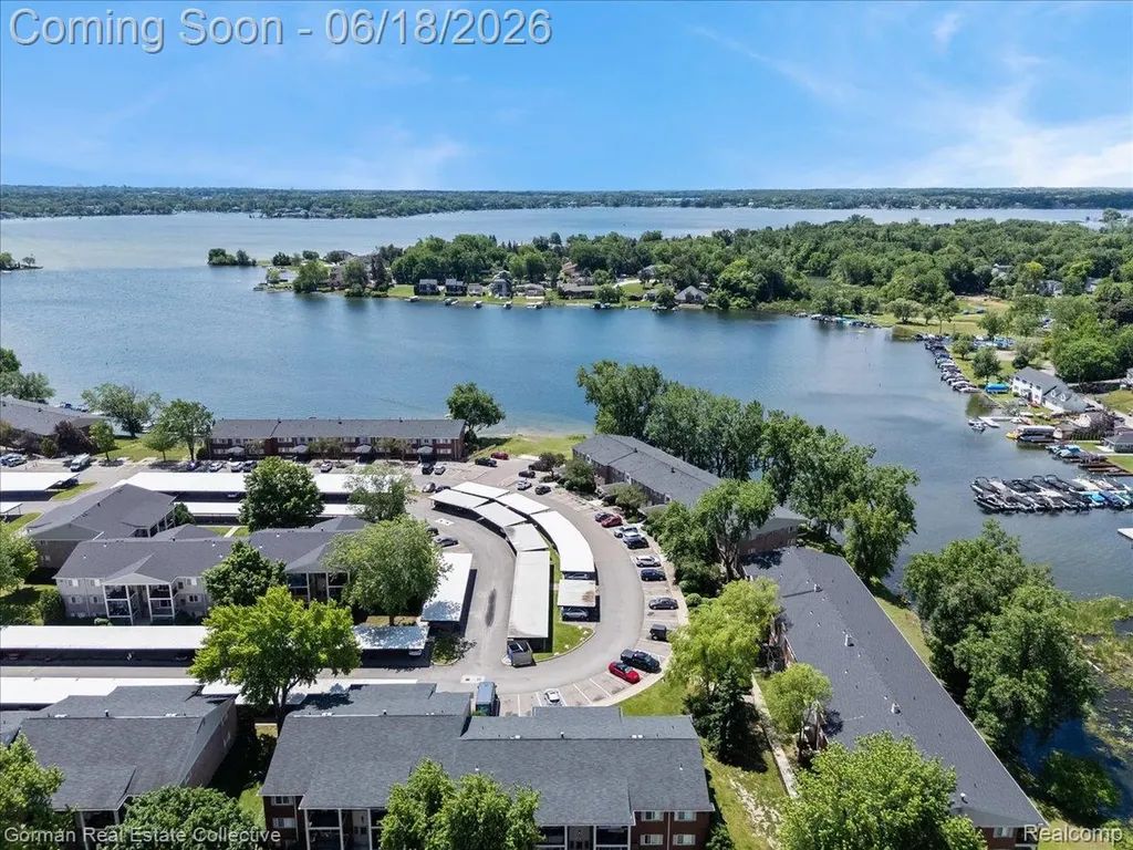 3840 Cass Elizabeth Road Waterford Charter Township MI 48328