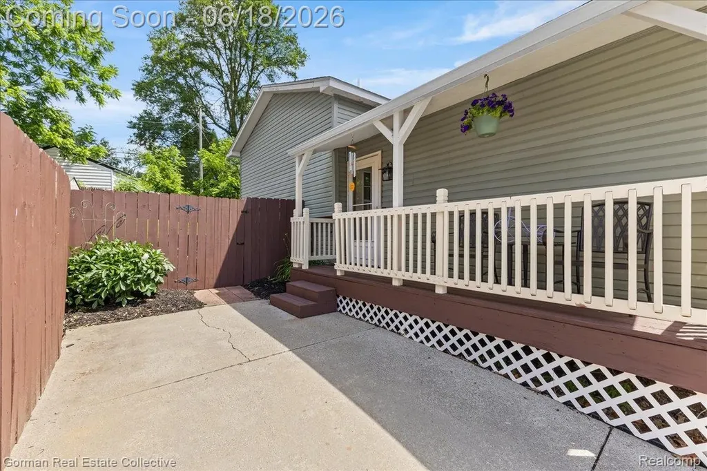 3840 Cass Elizabeth Road Waterford Charter Township MI 48328