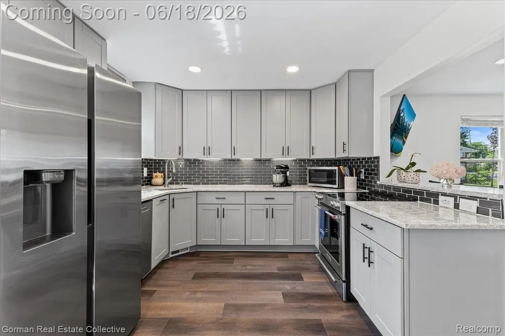 3840 Cass Elizabeth Road Waterford Charter Township MI 48328