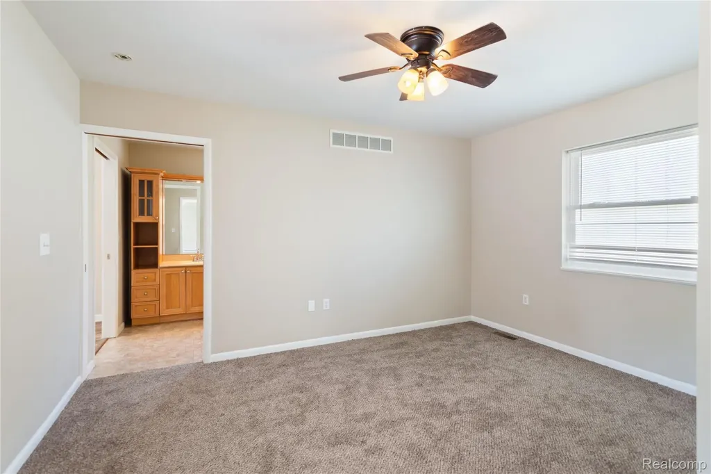 113 W Polly Street Perry City MI 48872