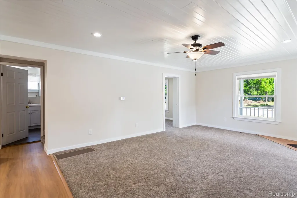 113 W Polly Street Perry City MI 48872