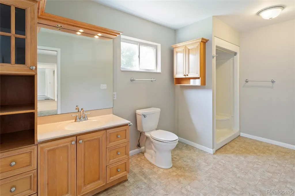 113 W Polly Street Perry City MI 48872