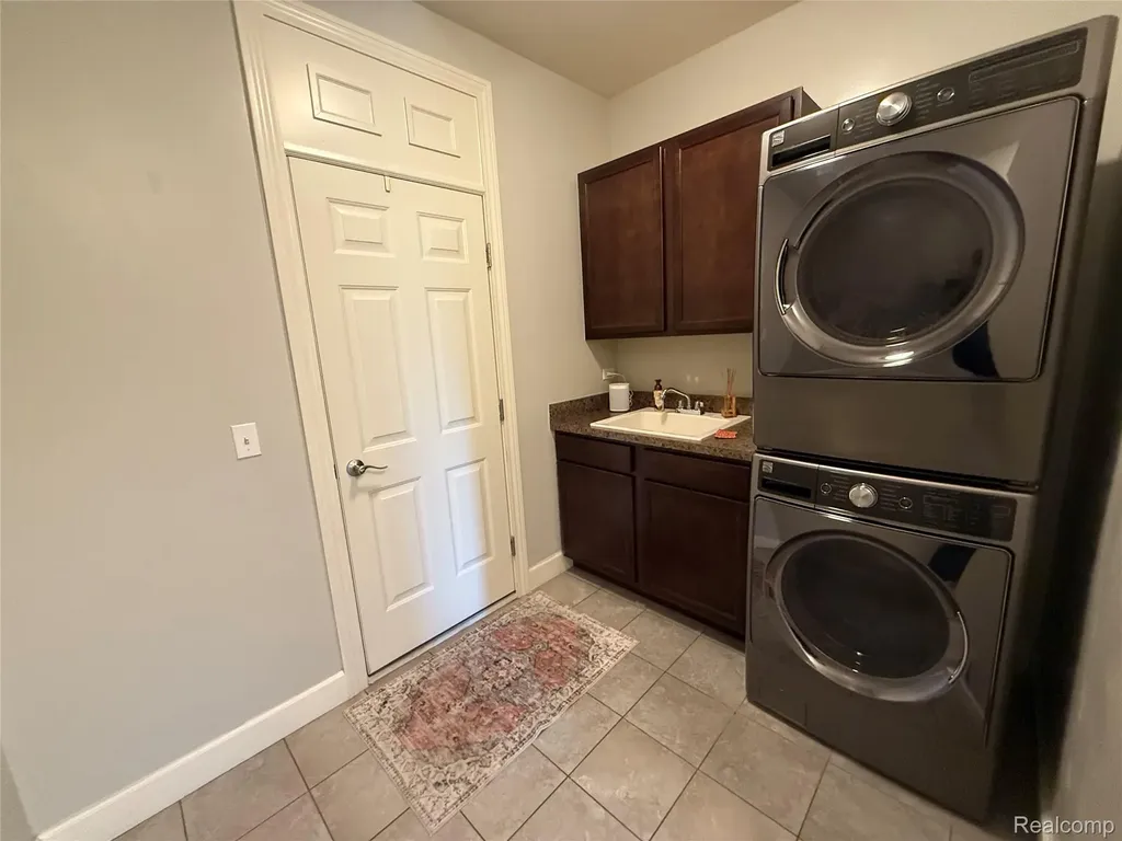 58626 Valley View Drive Washington Township MI 48094